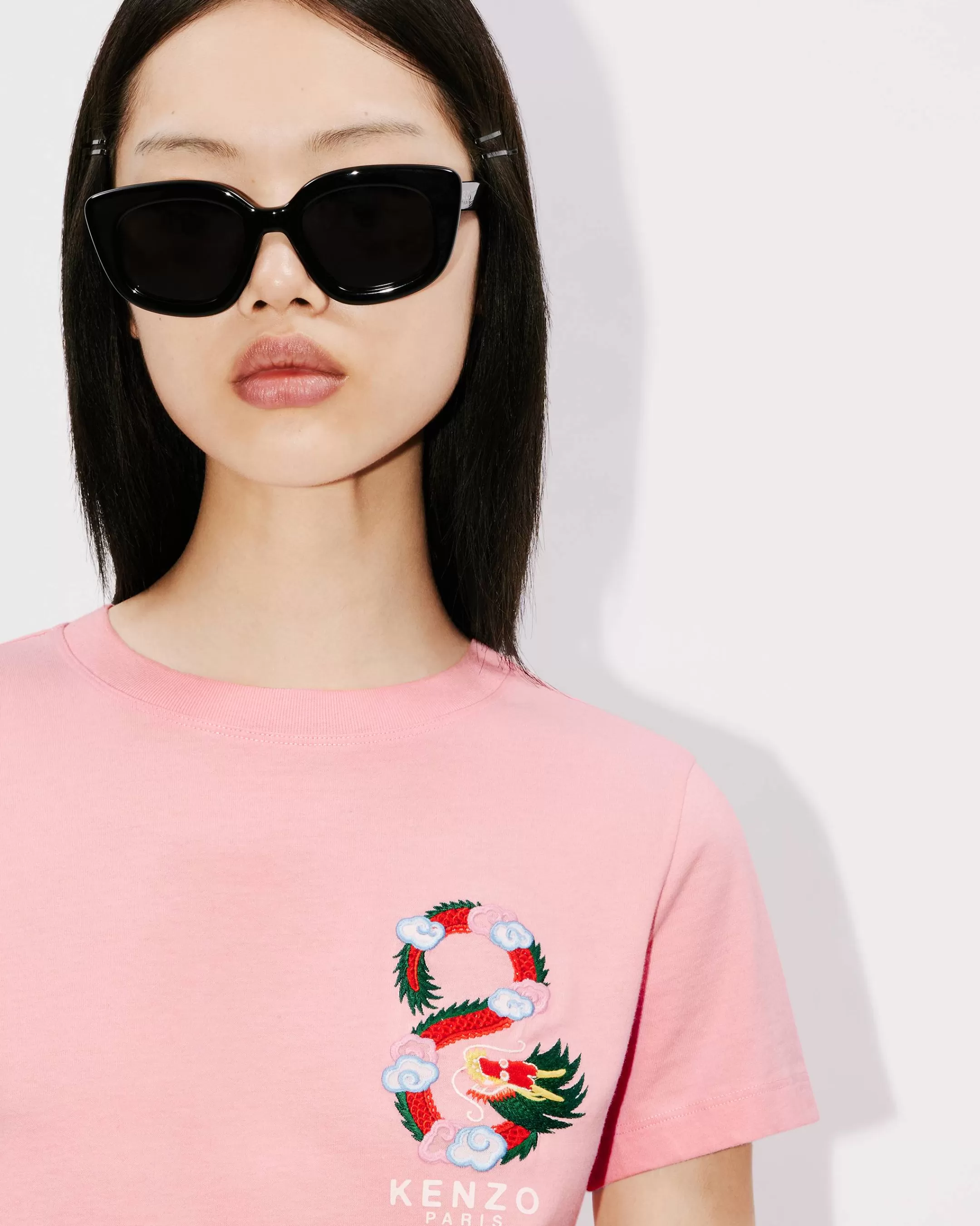 Discount Camiseta clásica con parche 'Year of the Dragon' bordado Mujer Camisetas y Polos | Regalos