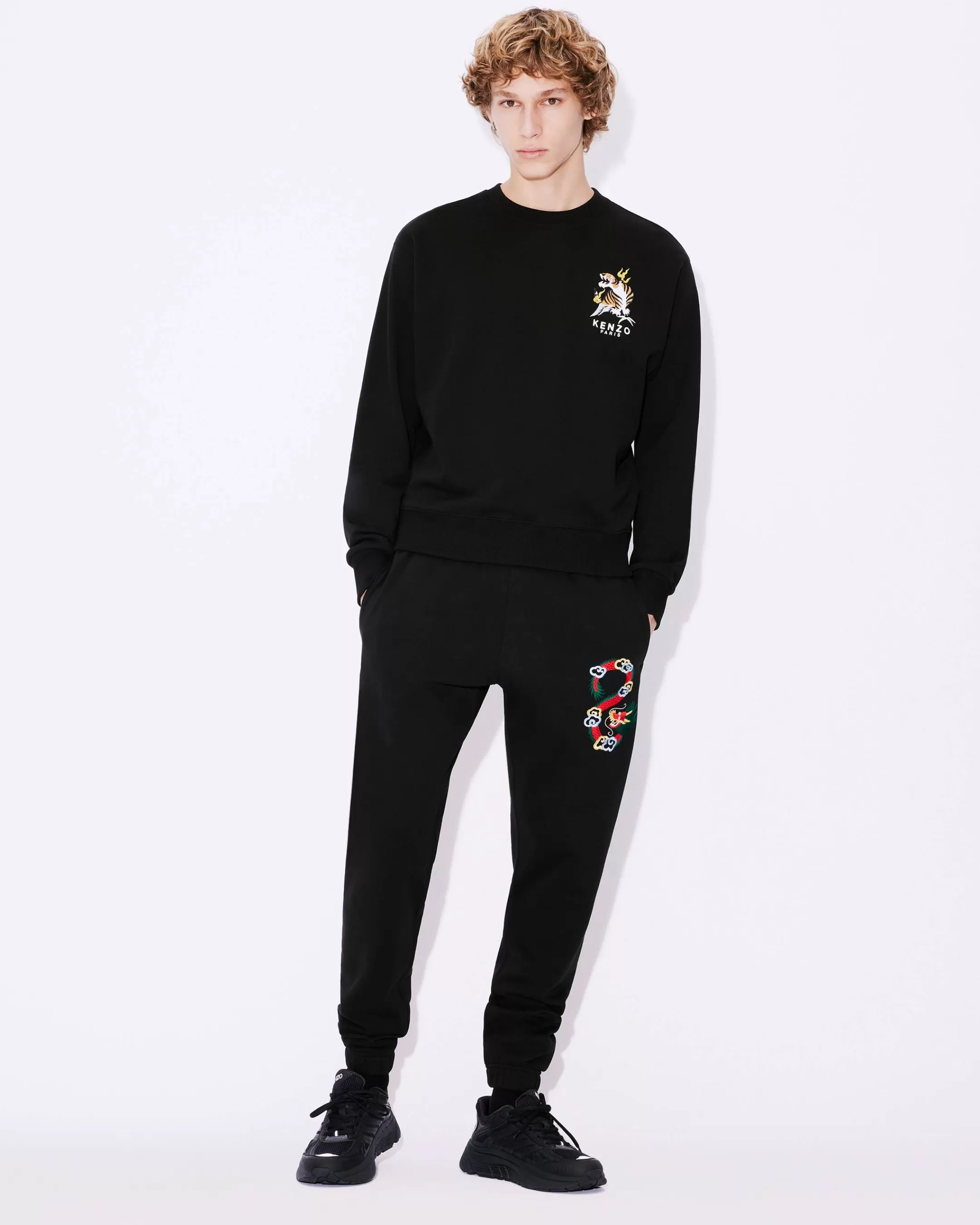 Online Pantalón clásico de chándal con bordado 'Year of the Dragon' Hombre Pantalones
